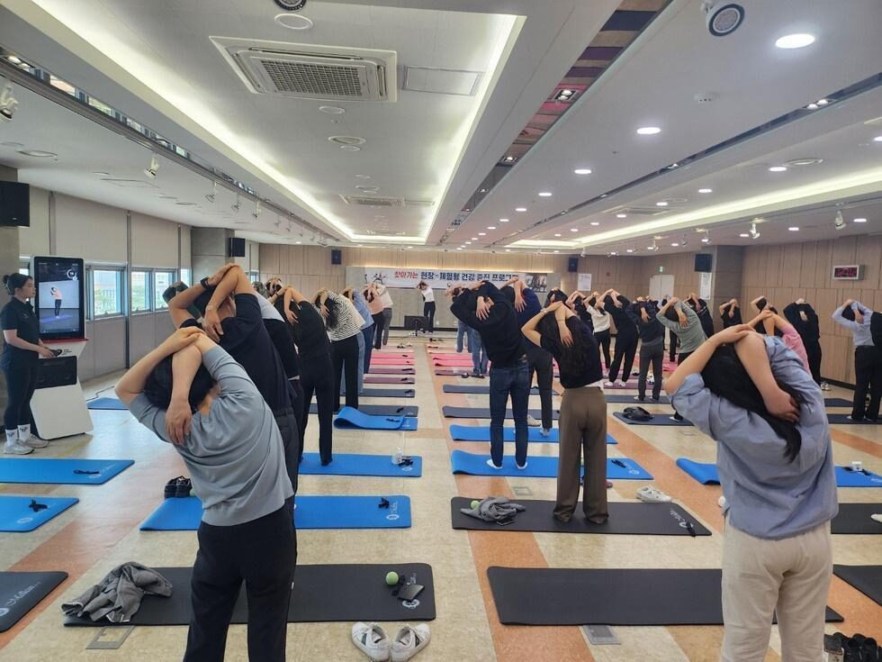 기업 회의실에서 진행된 임직원 웰니스 클래스
